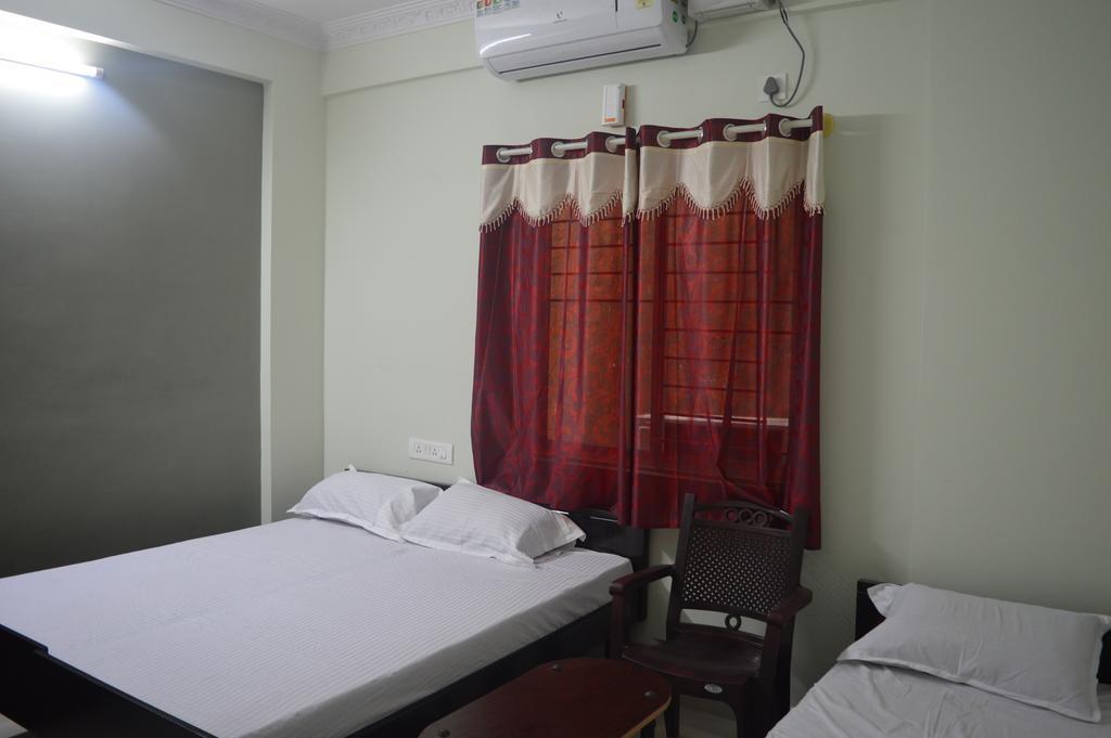 Sri Balaji Guest House Bangalore Exterior foto